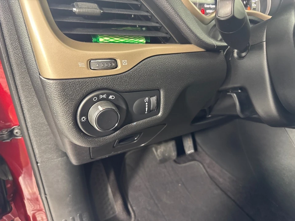 2017 Jeep KL Cherokee - Image 15 of 21