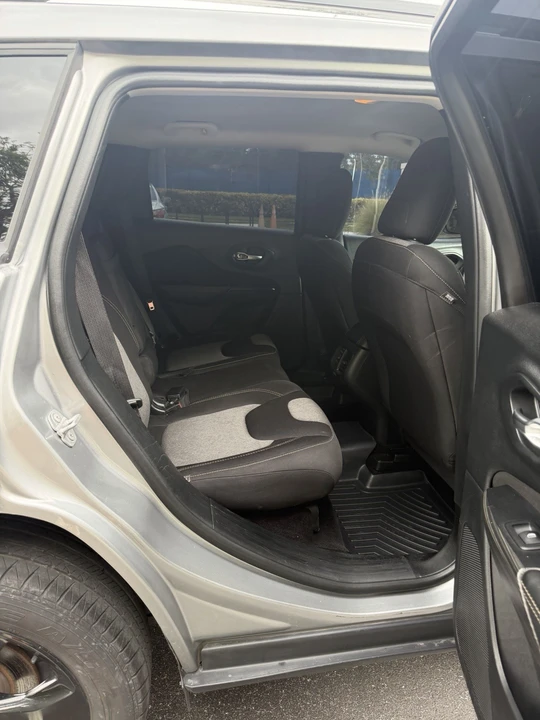 2017 Jeep KL Cherokee - Image 5 of 9