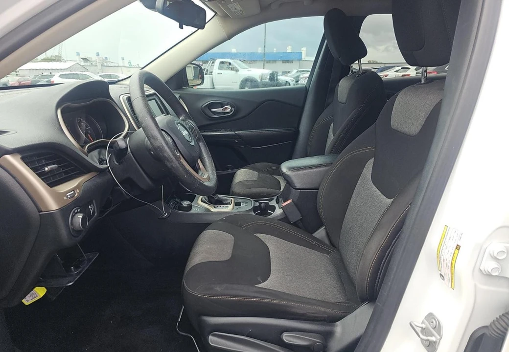 2017 Jeep KL Cherokee - Image 10 of 12
