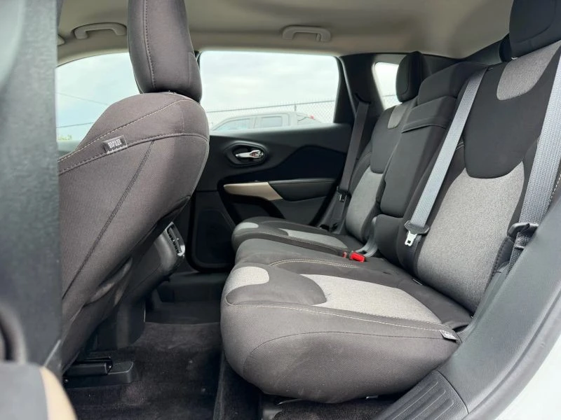 2017 Jeep KL Cherokee - Image 11 of 12