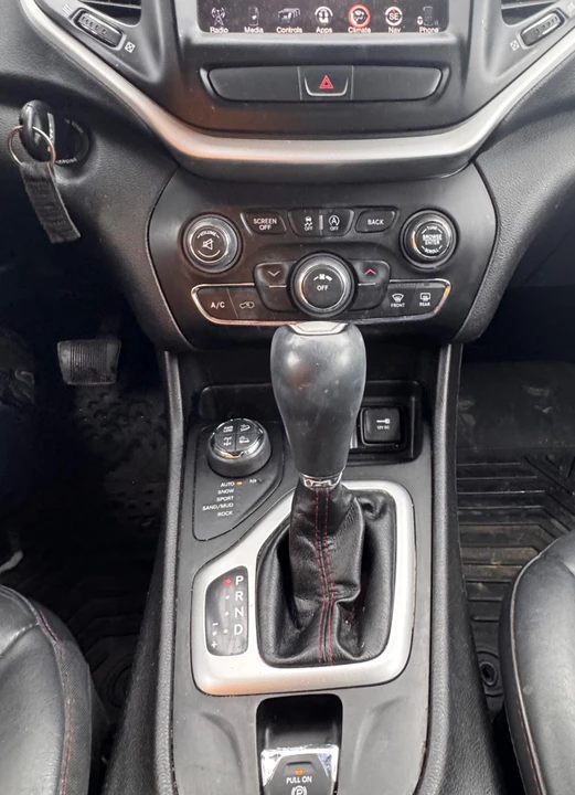 2017 Jeep KL Cherokee - Image 8 of 14