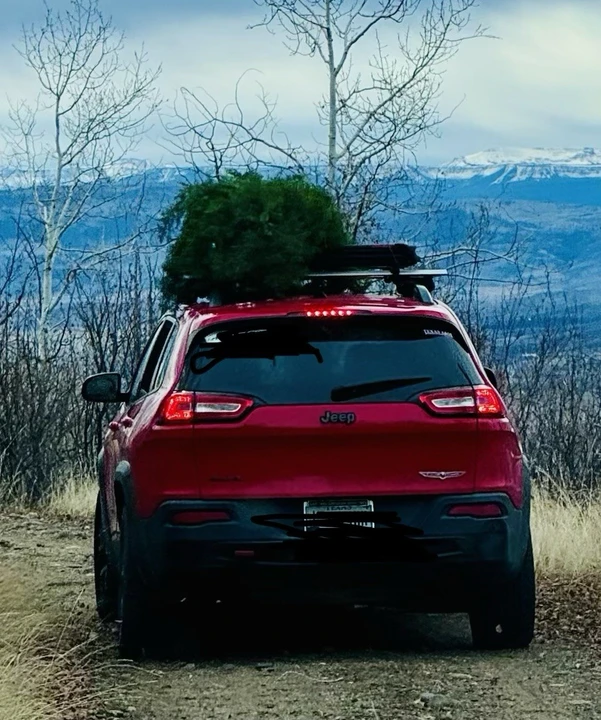 2017 Jeep KL Cherokee - Image 2 of 14