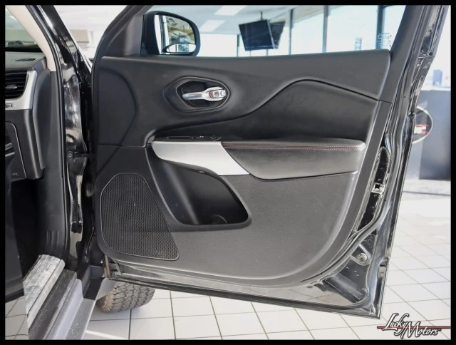 2017 Jeep KL Cherokee - Image 30 of 31