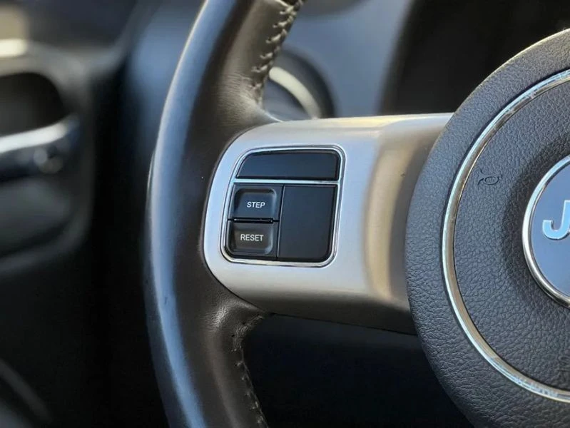 2017 Jeep Compass - Image 10 of 12