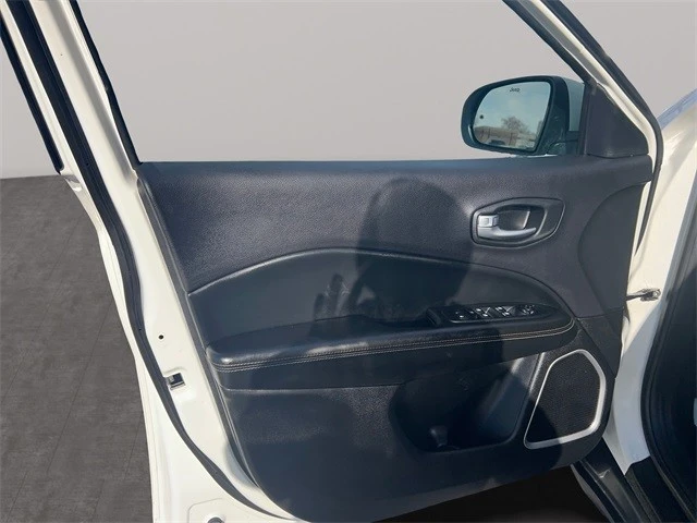2017 Jeep Compass - Image 11 of 12