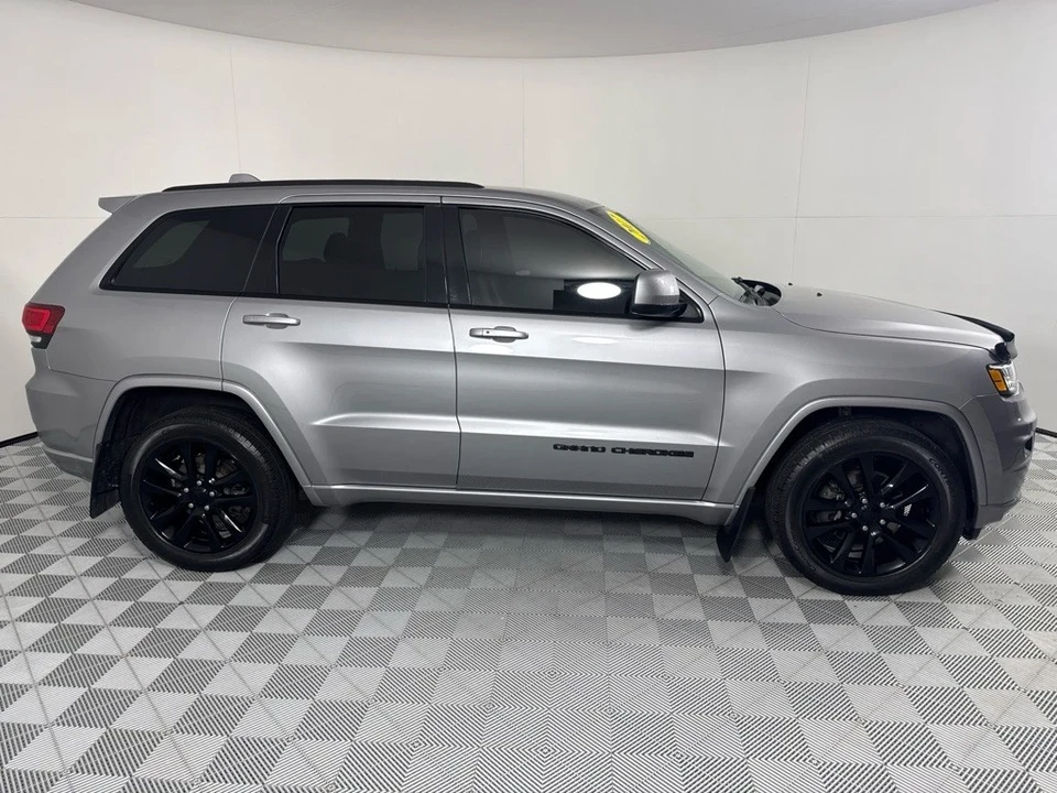 2017 Jeep WK2 Grand Cherokee - Image 4 of 12