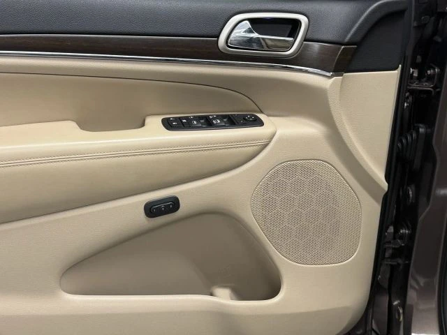 2017 Jeep Grand Cherokee - Image 28 of 31