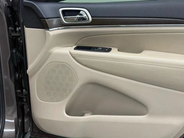 2017 Jeep Grand Cherokee - Image 26 of 31