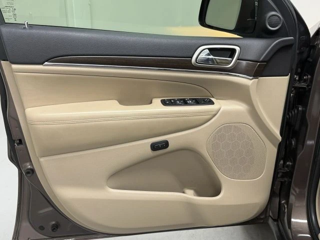 2017 Jeep Grand Cherokee - Image 27 of 31