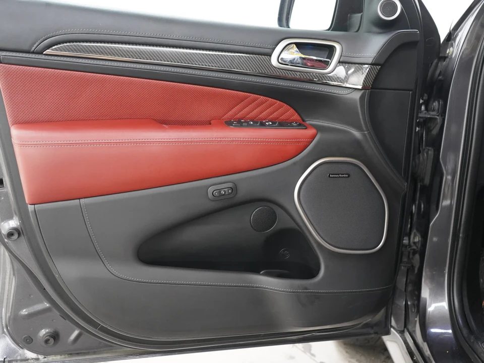 2017 Jeep WK2 Grand Cherokee SRT - Image 19 of 30