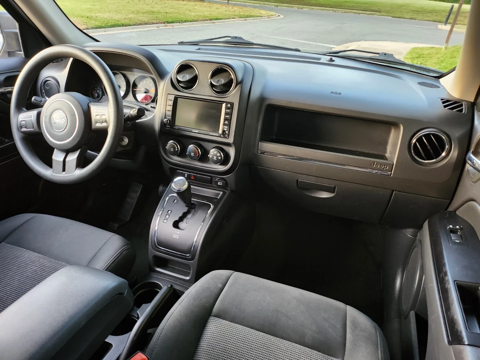 2017 Jeep Patriot - Image 10 of 19