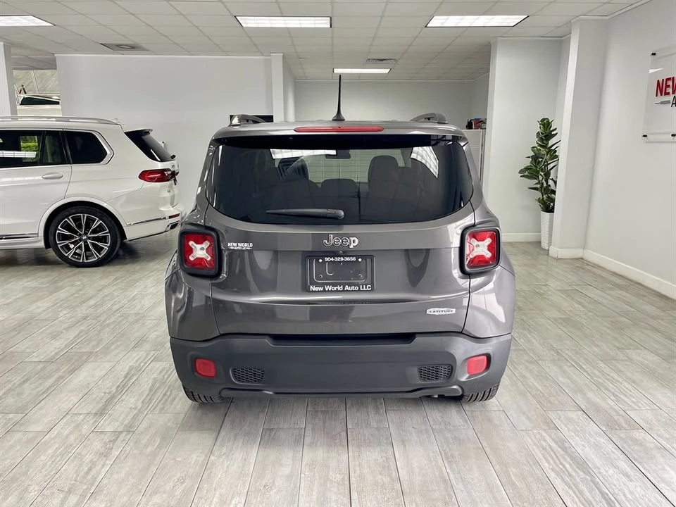 2017 Jeep Renegade - Image 4 of 19