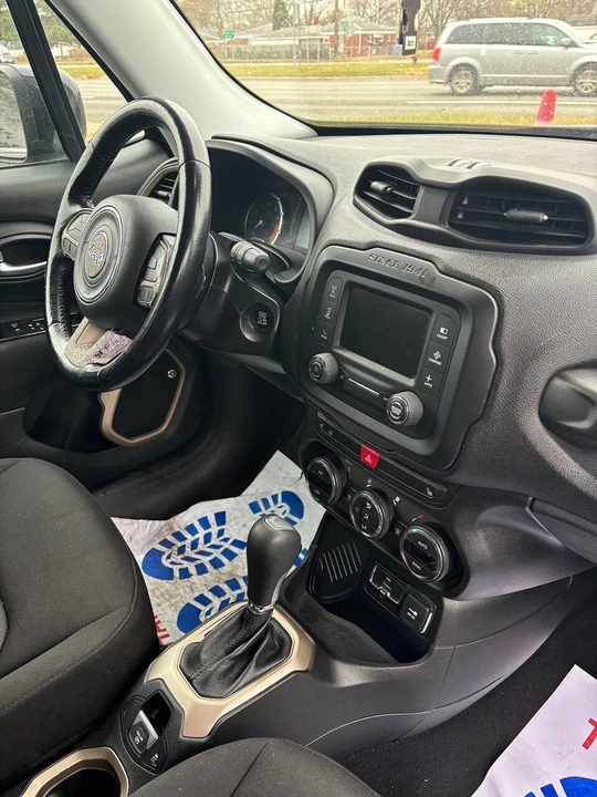 2017 Jeep Renegade - Image 13 of 15