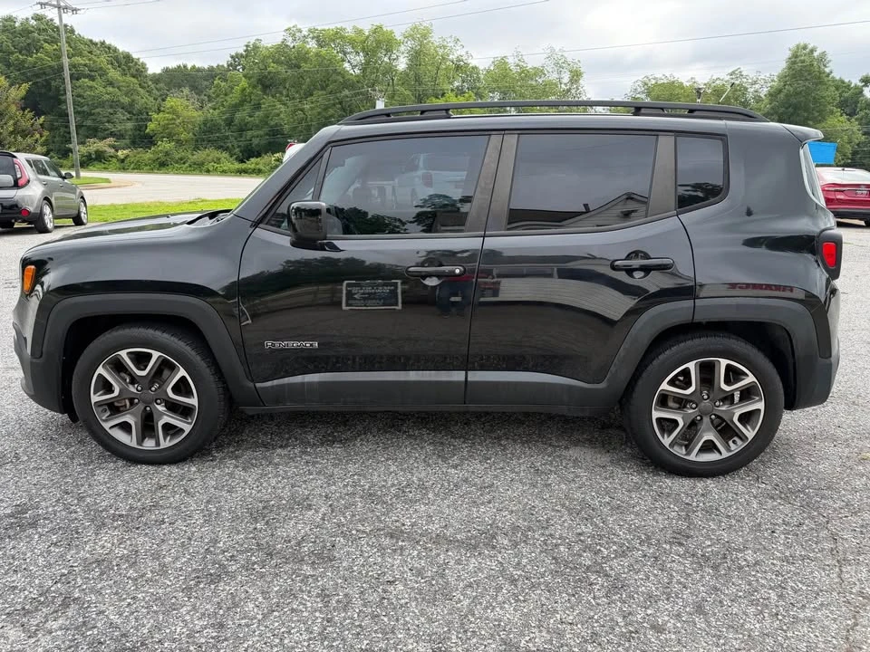 2017 Jeep Renegade - Image 2 of 15