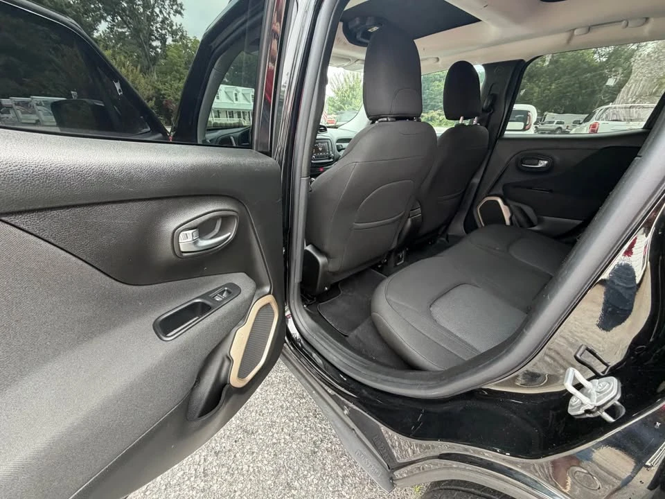 2017 Jeep Renegade - Image 12 of 15