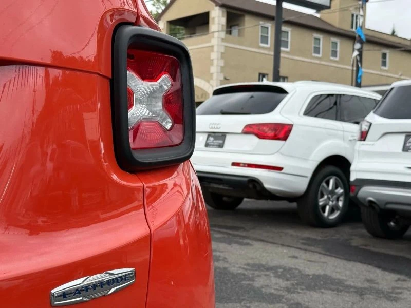2017 Jeep Renegade - Image 8 of 12