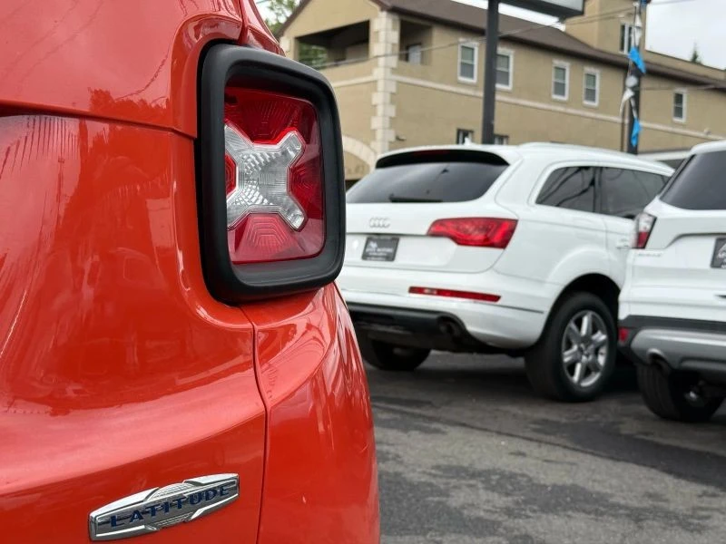 2017 Jeep Renegade - Image 8 of 12