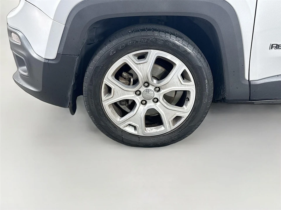 2017 Jeep Renegade - Image 28 of 31