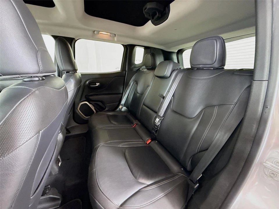 2017 Jeep Renegade - Image 17 of 31