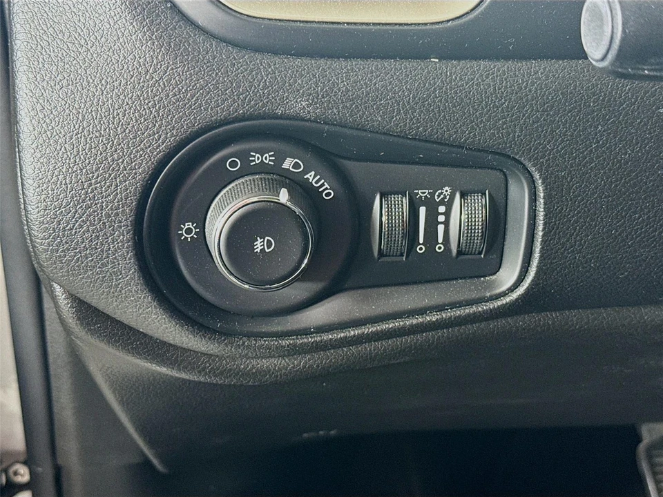 2017 Jeep Renegade - Image 7 of 31