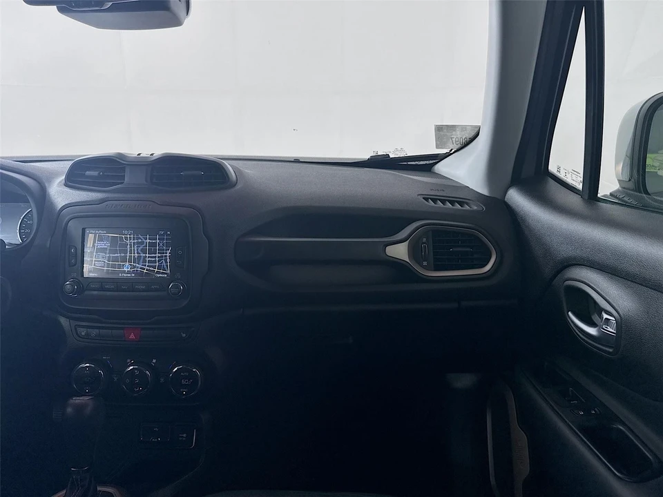 2017 Jeep Renegade - Image 22 of 31