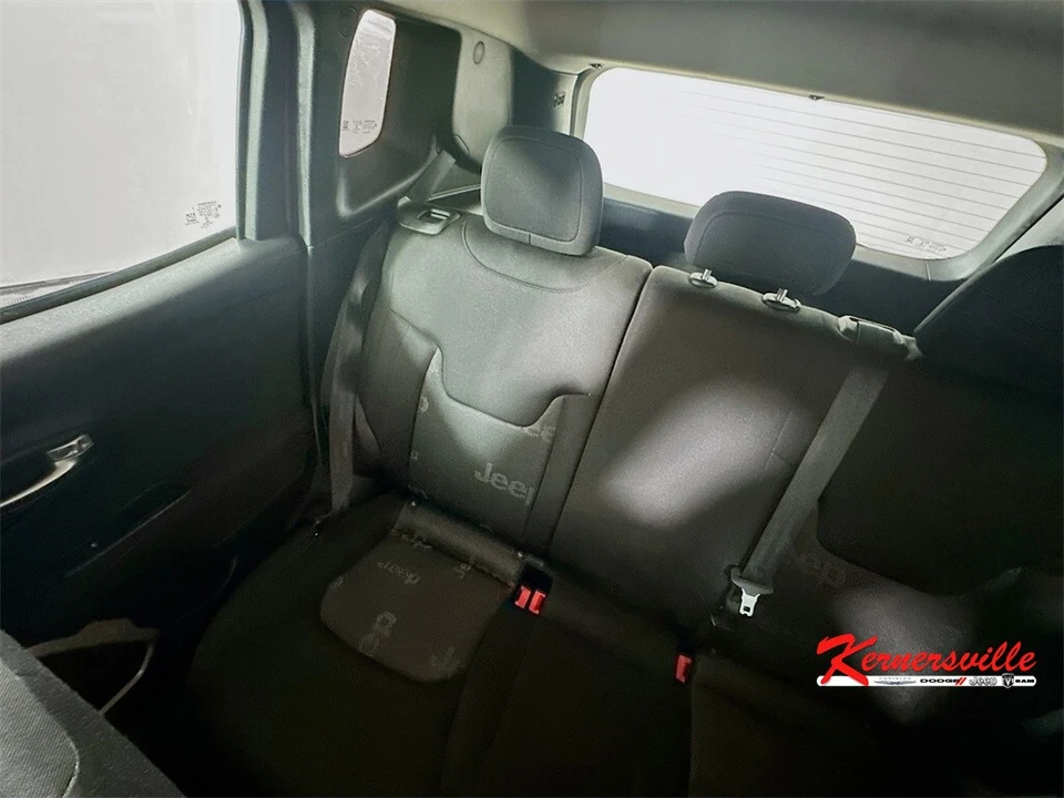 2017 Jeep Renegade - Image 13 of 21