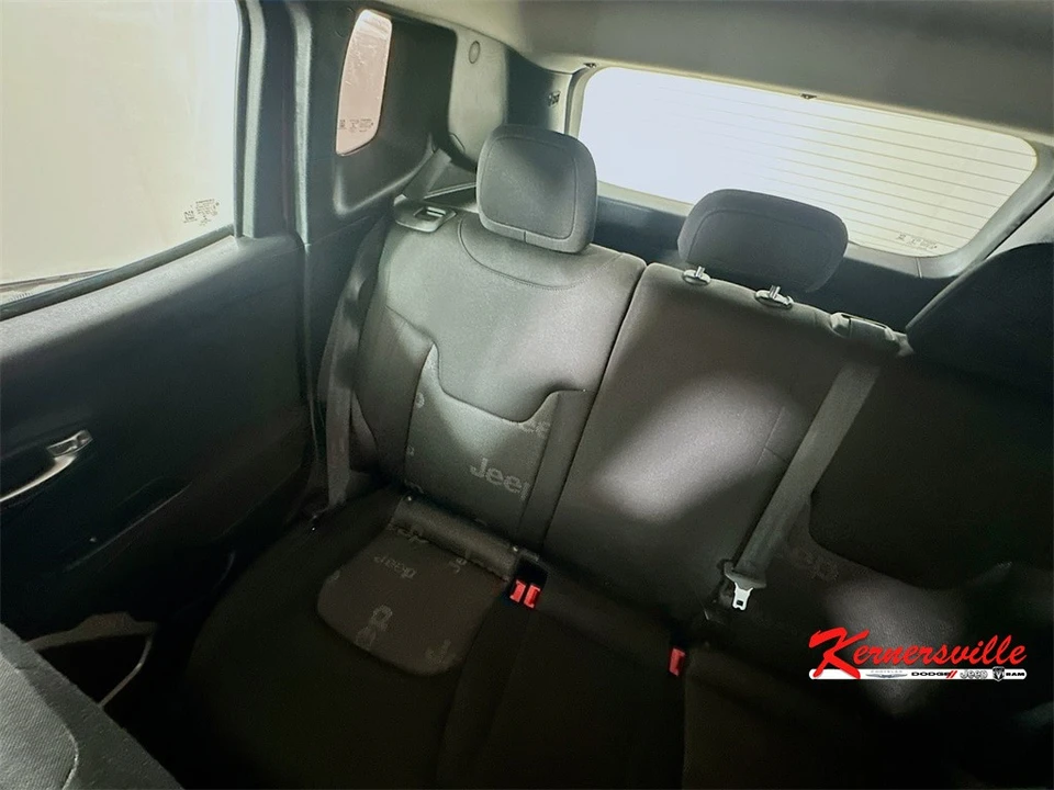 2017 Jeep Renegade - Image 12 of 21