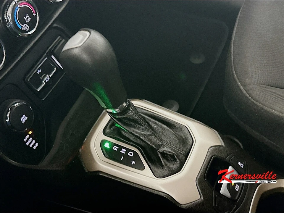 2017 Jeep Renegade - Image 17 of 21