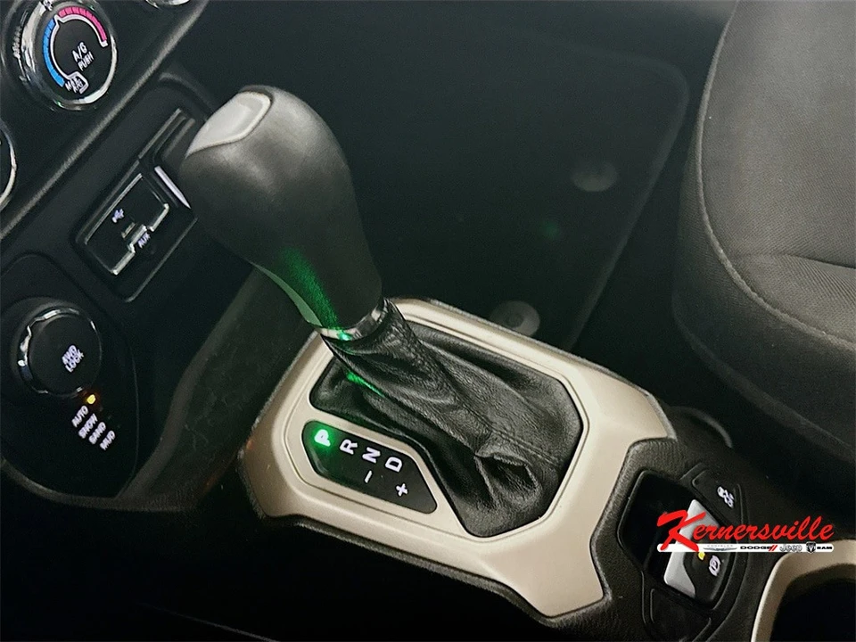2017 Jeep Renegade - Image 16 of 21