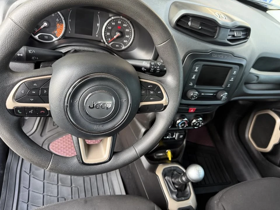 2017 Jeep Renegade - Image 4 of 16
