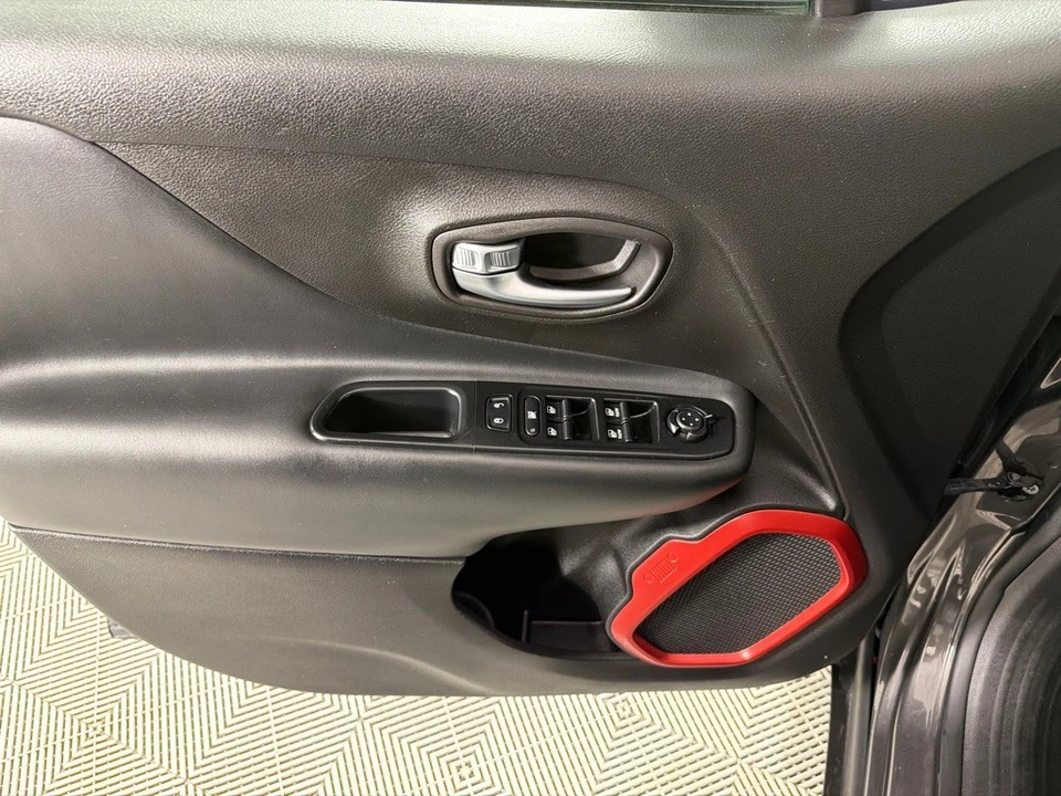 2017 Jeep Renegade - Image 11 of 21