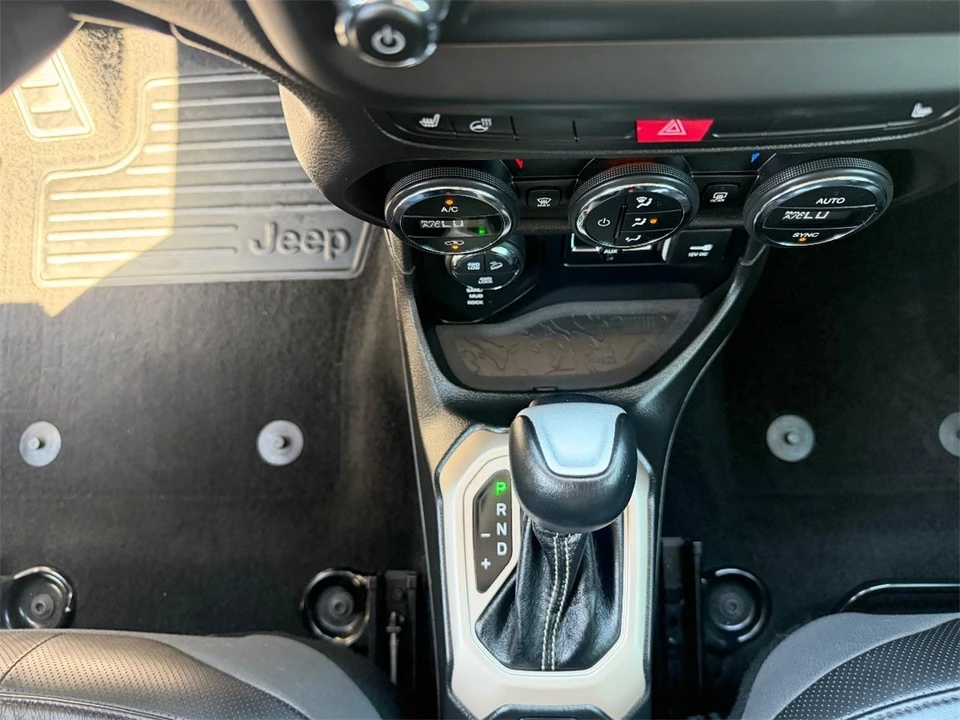 2017 Jeep Renegade - Image 20 of 25