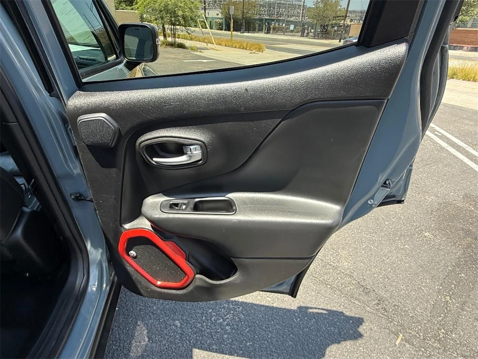 2017 Jeep Renegade - Image 19 of 29