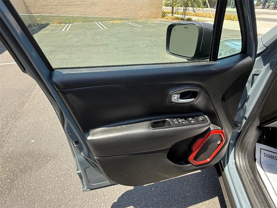 2017 Jeep Renegade - Image 9 of 29
