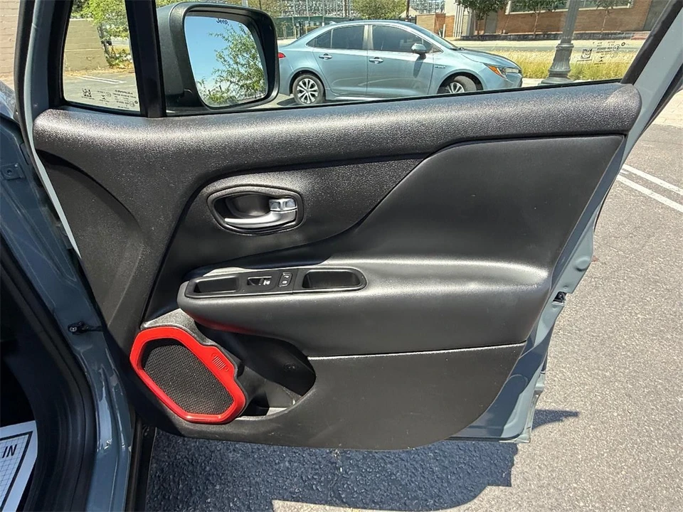 2017 Jeep Renegade - Image 16 of 29