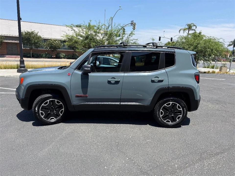 2017 Jeep Renegade - Image 8 of 29
