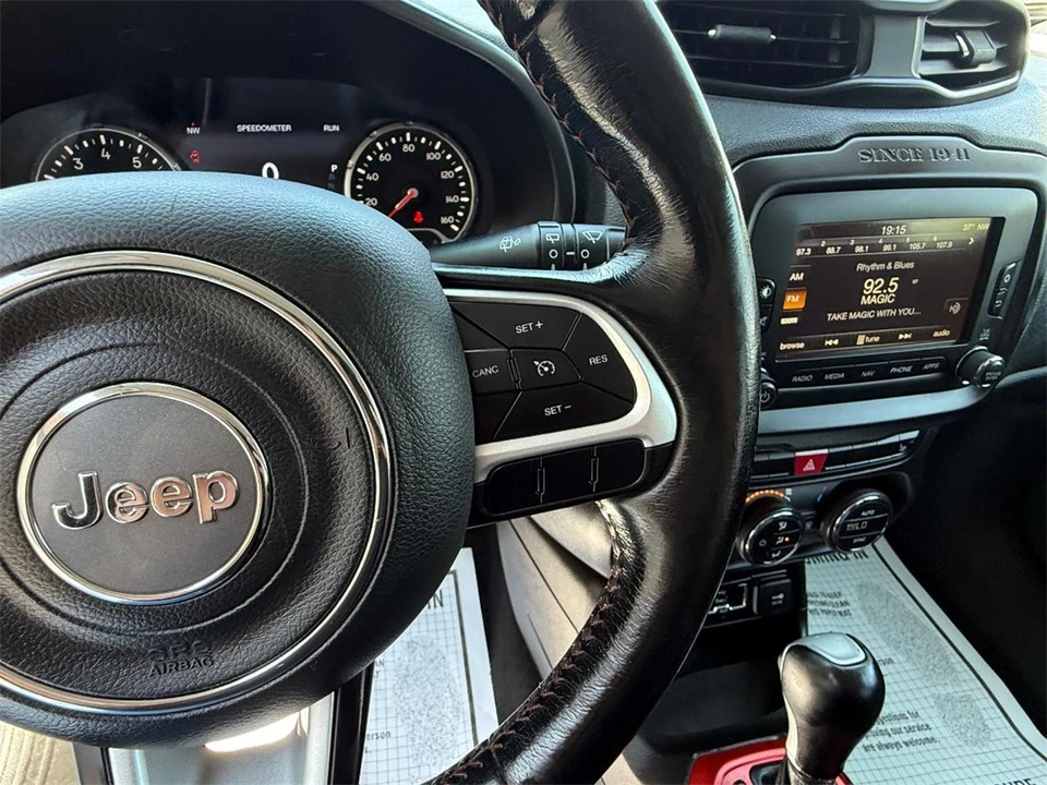 2017 Jeep Renegade - Image 25 of 29