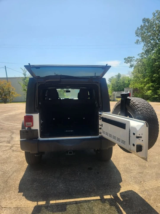 2017 Jeep JK Wrangler - Image 6 of 9