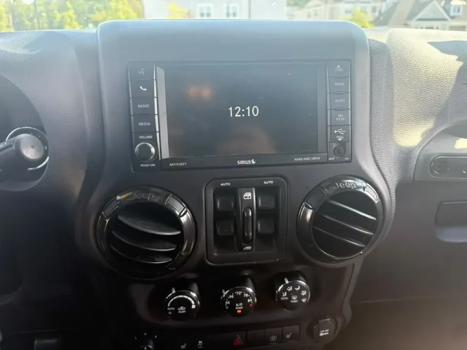 2017 Jeep JK Wrangler - Image 10 of 11