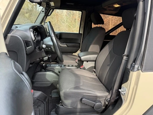 2017 Jeep JK Wrangler - Image 10 of 12