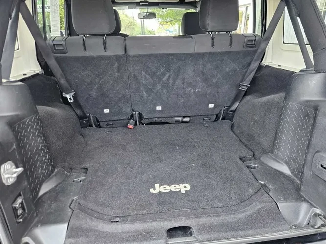 2017 Jeep JK Wrangler - Image 10 of 13