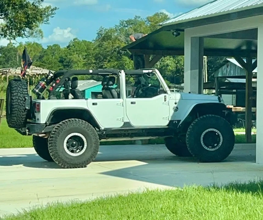 2017 Jeep JK Wrangler - Image 2 of 11