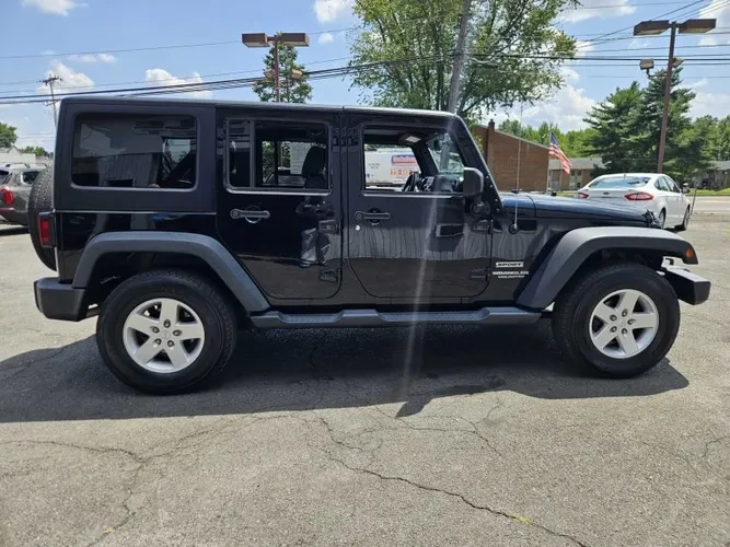 2017 Jeep JK Wrangler - Image 4 of 13
