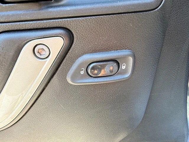 2017 Jeep JK Wrangler - Image 12 of 27