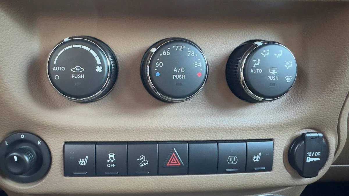 2017 Jeep JK Wrangler - Image 20 of 24