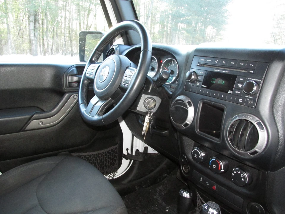 2017 Jeep JK Wrangler - Image 15 of 20