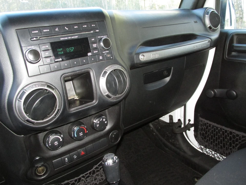 2017 Jeep JK Wrangler - Image 16 of 20