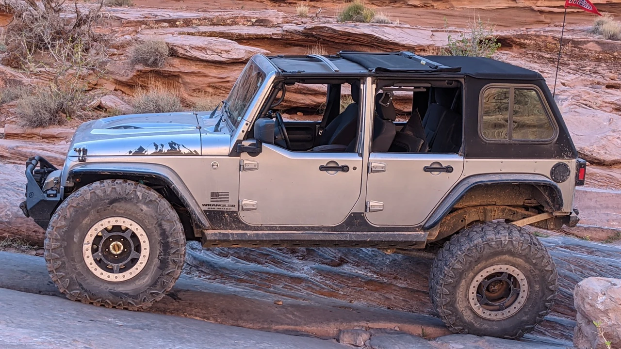 2017 Jeep JK Wrangler - Image 8 of 31