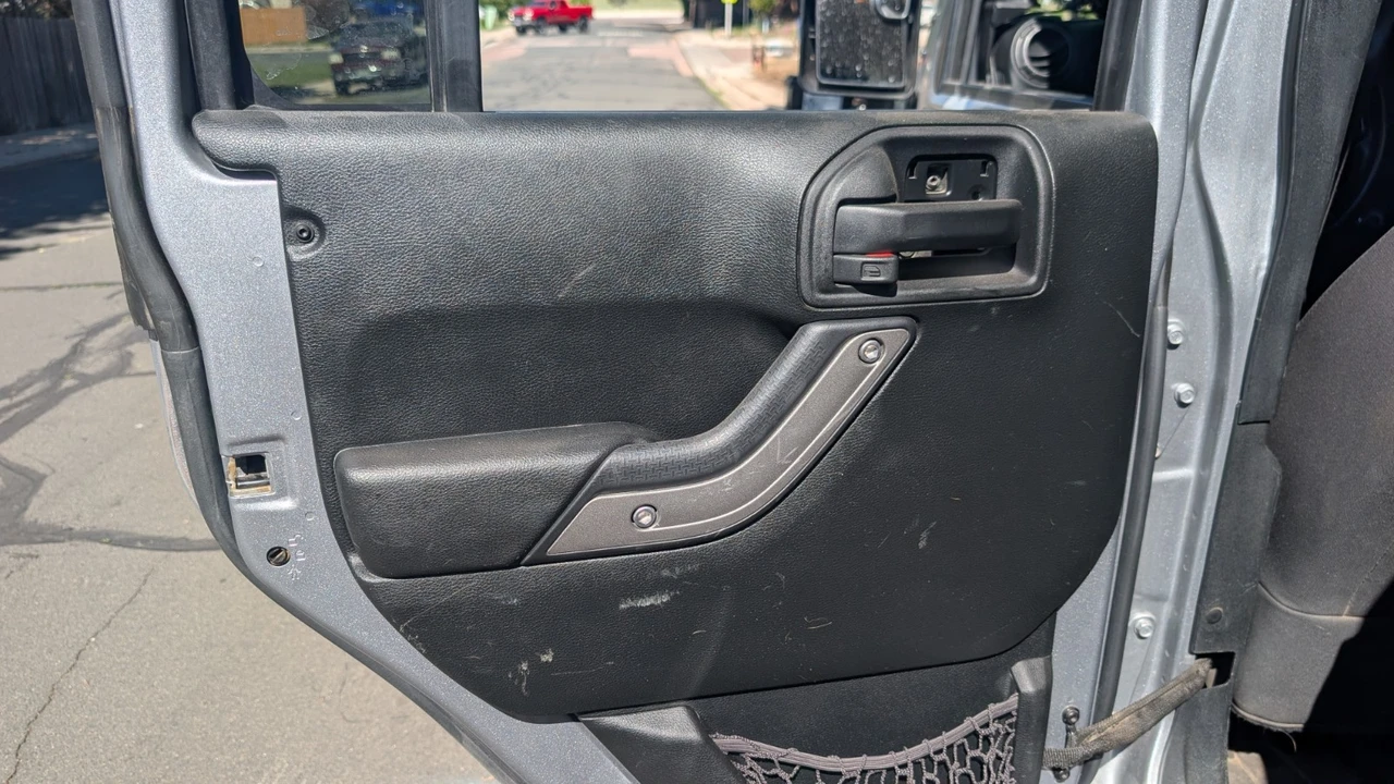 2017 Jeep JK Wrangler - Image 20 of 31