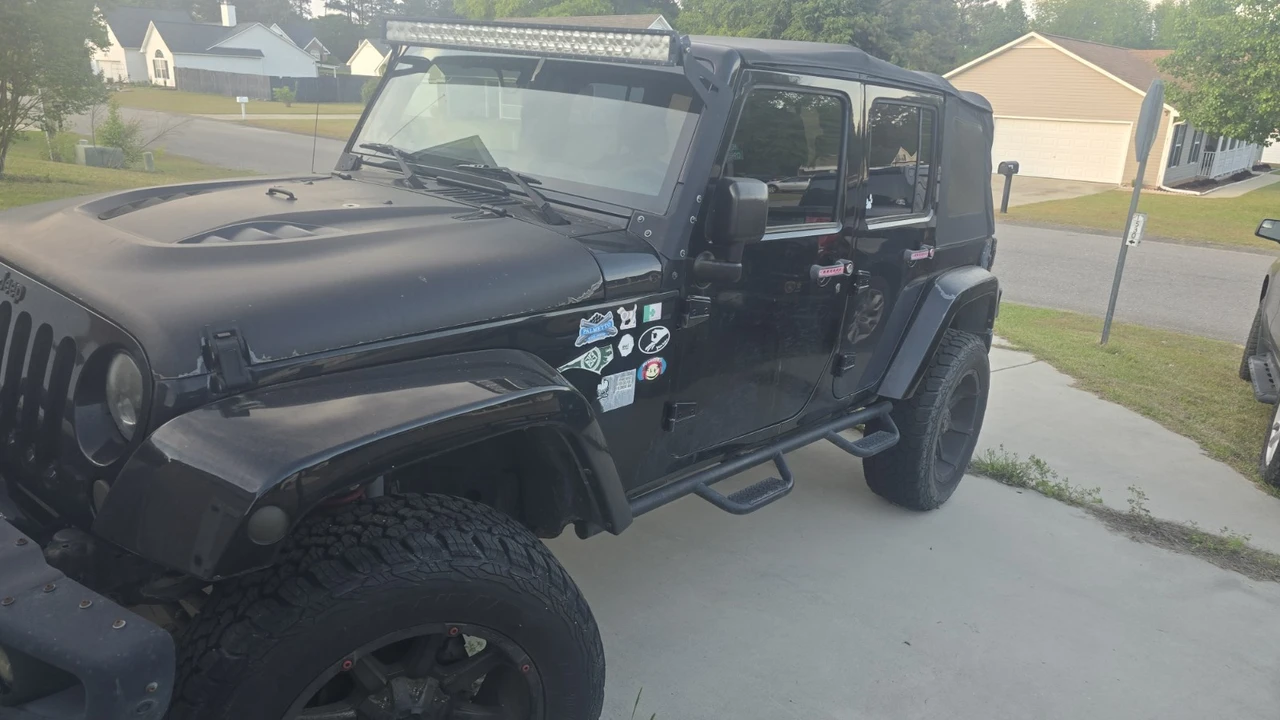 2017 Jeep JK Wrangler - Image 2 of 10